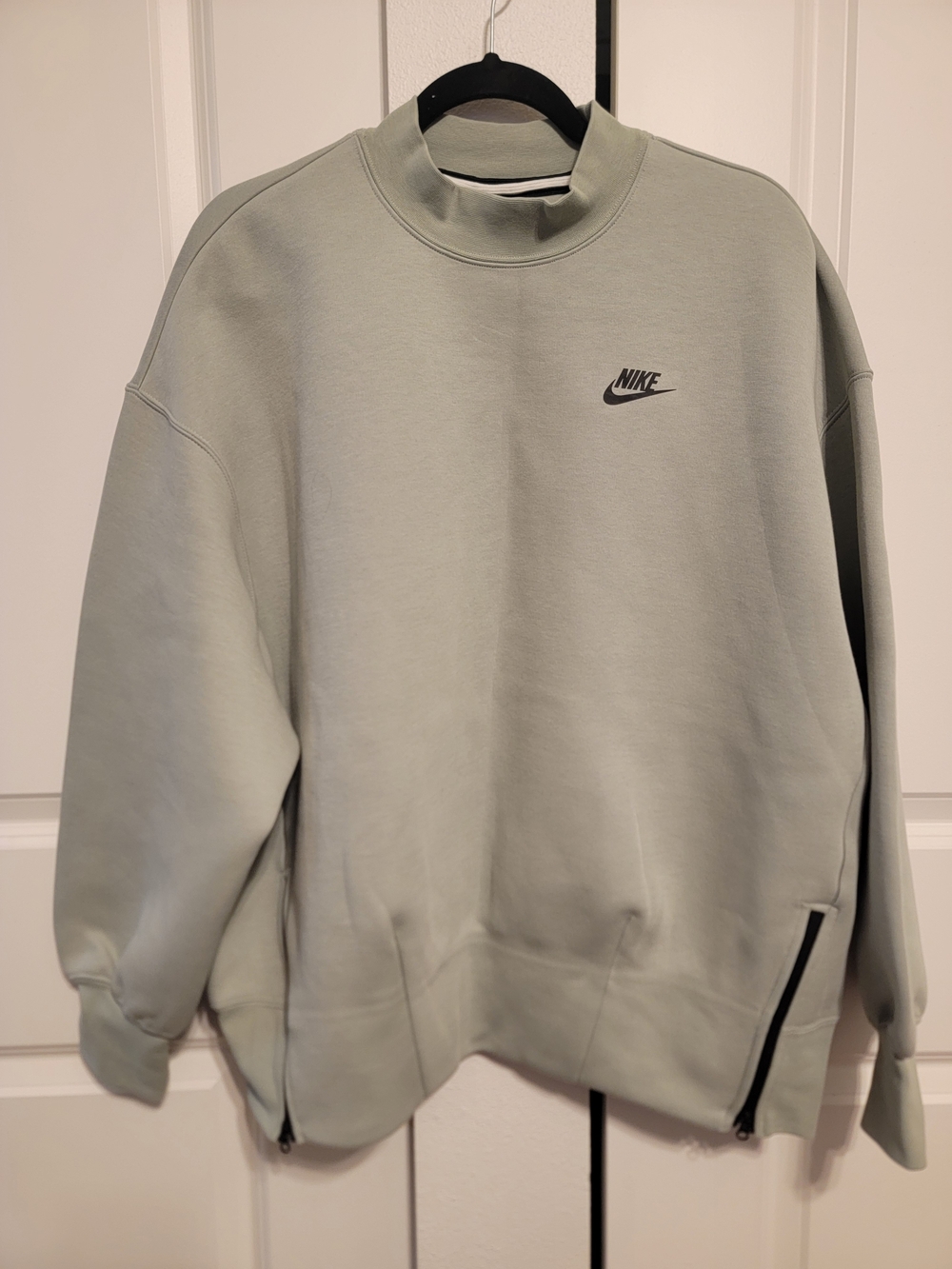 Nike Crewneck Sweatshirt in Sage  with Black Logo